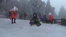 结冰路面如何安全出行？
