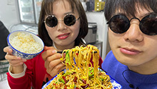 客人自己炒一盘《鸠占鹊巢4》