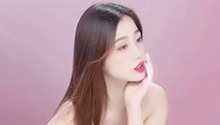虞书欣烟粉郁金香妆容，粉嫩蜜桃欣欣子好想咬一口