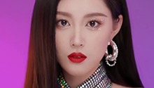 张天爱碎钻星河仿妆，姐姐初舞台女团门面拿捏了！
